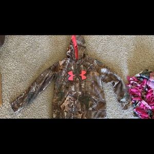 Under Armour sweatshirt